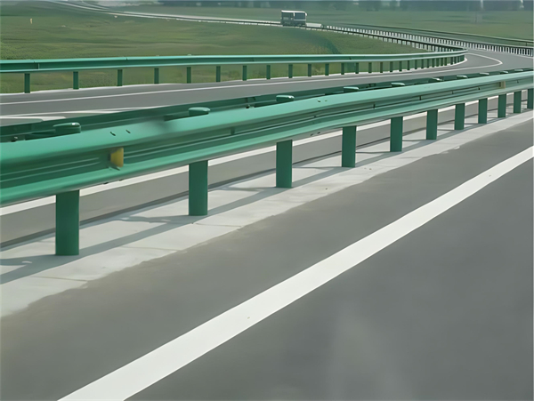 贵阳高速护栏板守护安全广泛应用于多个行业