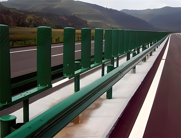 贵阳三波护栏板在高速公路的应用